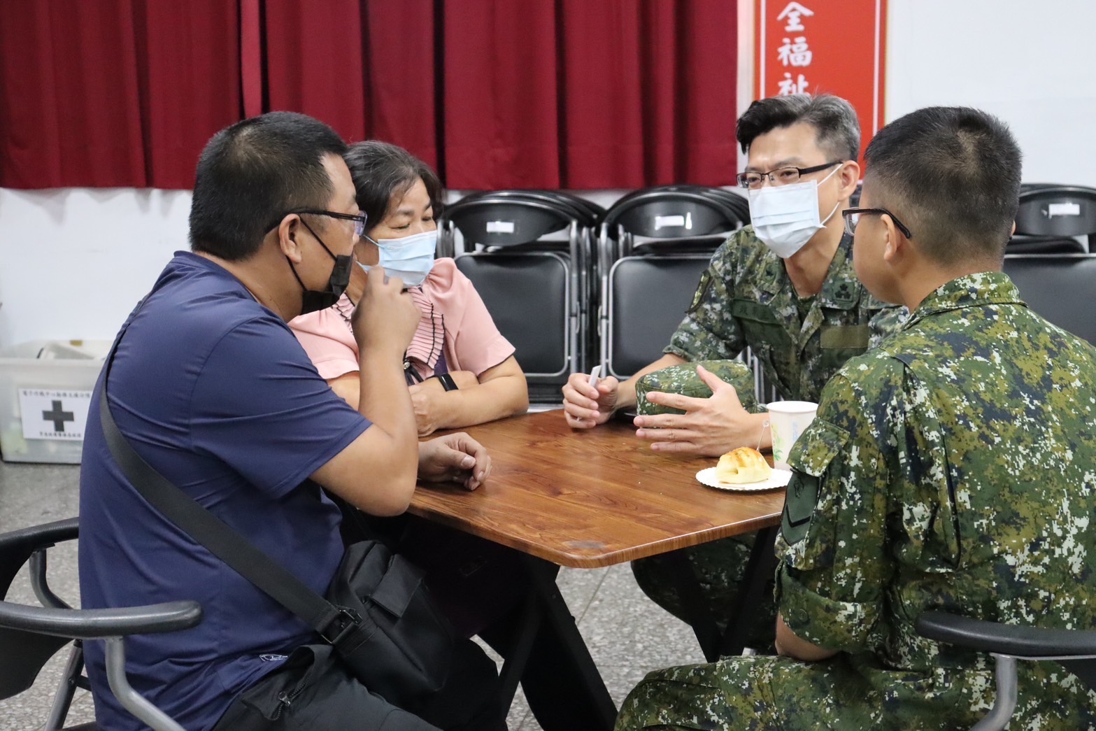 資通電軍電子作戰中心舉辦家屬懇親會，增進眷屬對子弟服役狀況的瞭解。